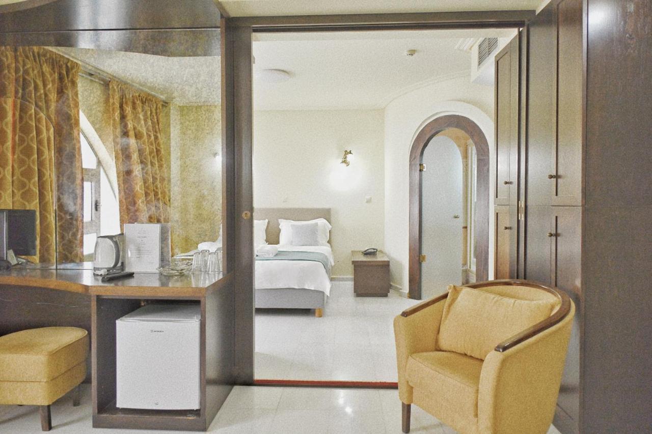 New Times Home & Hotels Near Metro Station Athens Center Luaran gambar